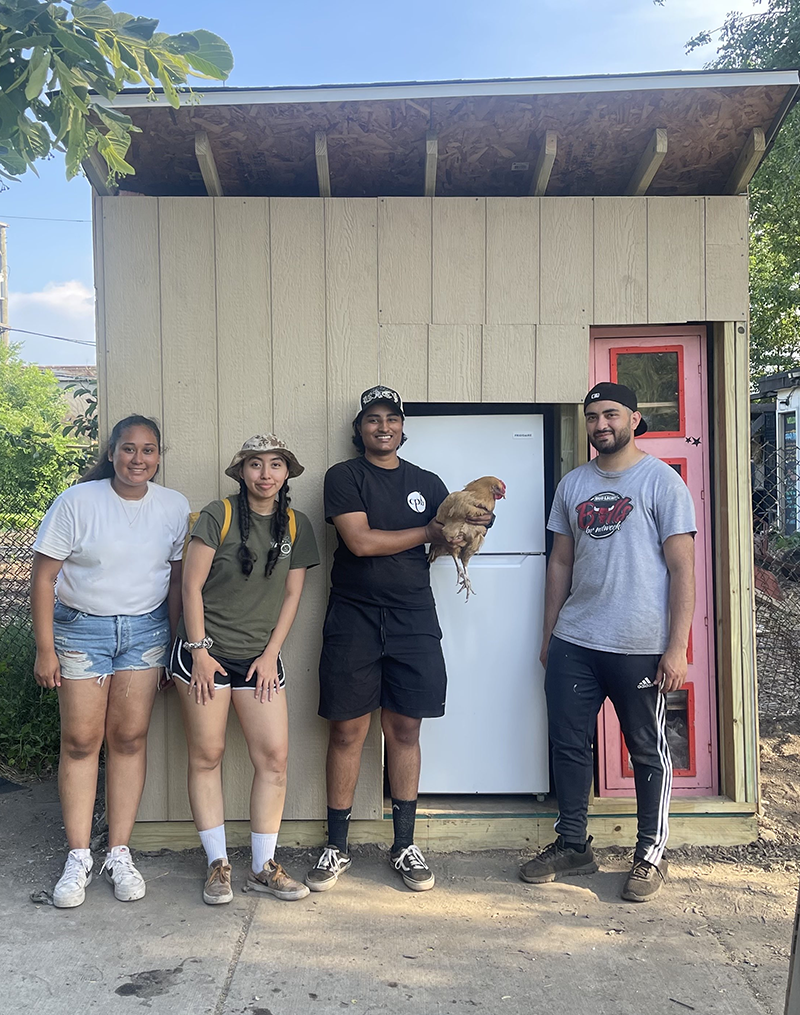 The UIC student organization Engineers for a Sustainable World (ESW) recently designed, built, and installed a solar refrigerator for The Love Fridge Chicago at its Chicago Patchwork Farms location.