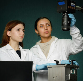 Angela Mitevska and Citlally Santacruz in the Finan Lab in mechanical and industrial engineering 